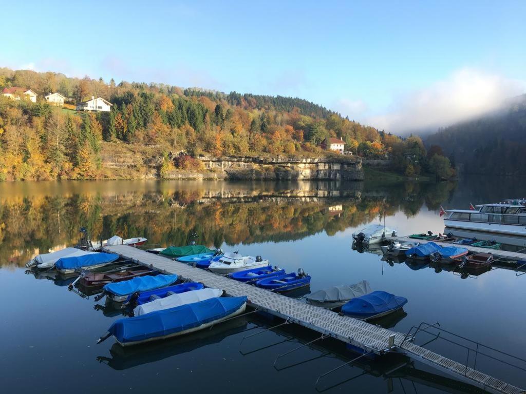 Hotel Les Rives Du Doubs Ле-Брене Экстерьер фото